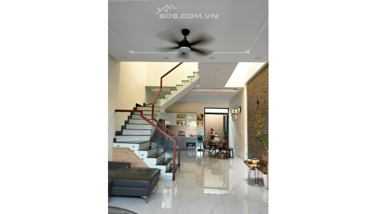 VIP TÊN LỬA NGAY VÒNG XOAY ĐƯỜNG SÔ 7  5 x 20, 4 TẦNG, 16.7 TỶ.